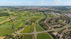 découvrez les tendances des prix des terrains constructibles par commune en 2026 pour mieux préparer votre projet immobilier.